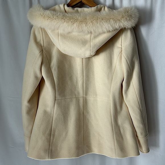 Sachi Collection Beautiful Fur Trimmed Hooded Cream Wool Jacket Coat **Size 6P** - Picture 2 of 5